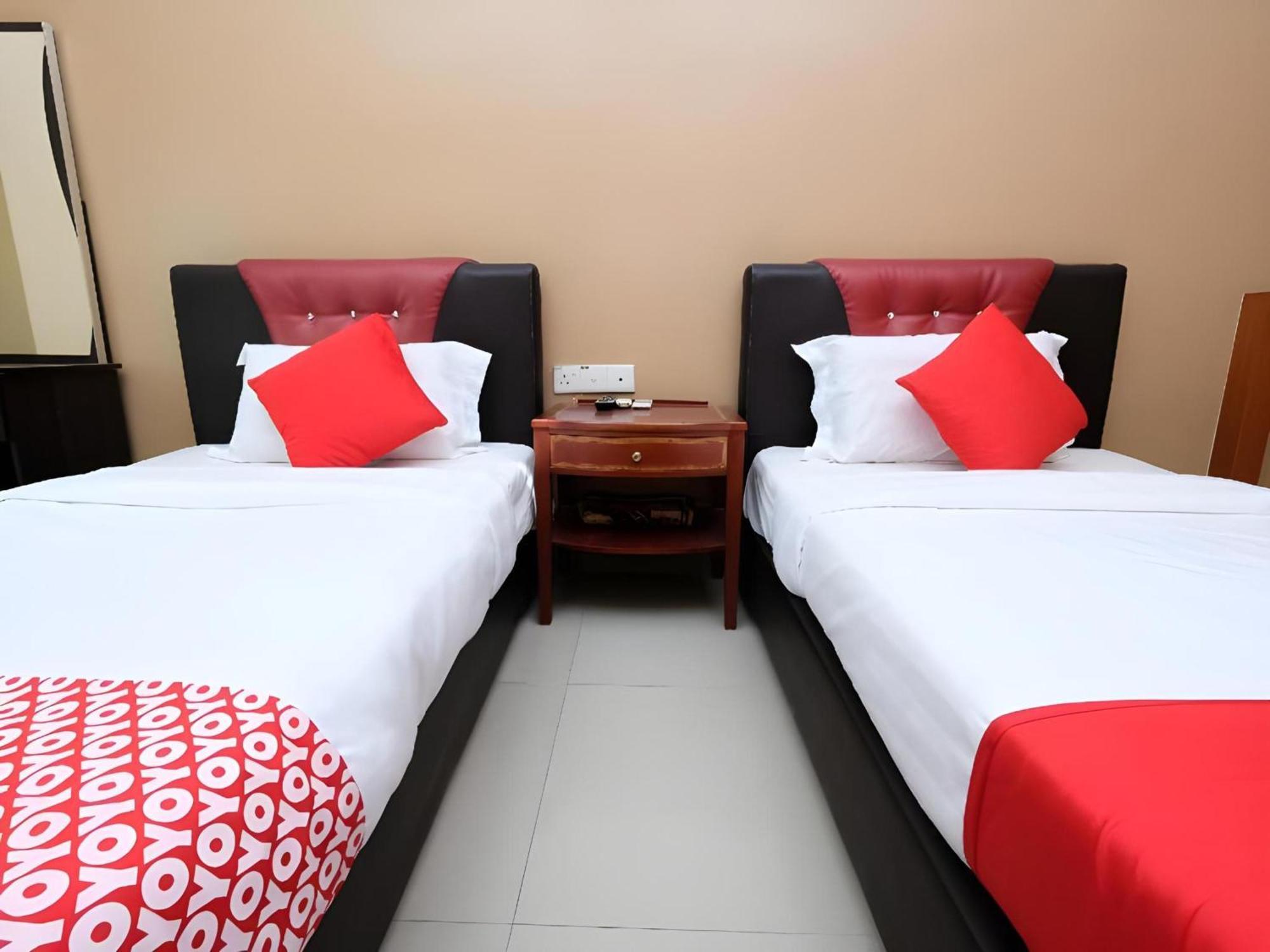Super Oyo 707 Ayuni Hotel Банги Екстериор снимка