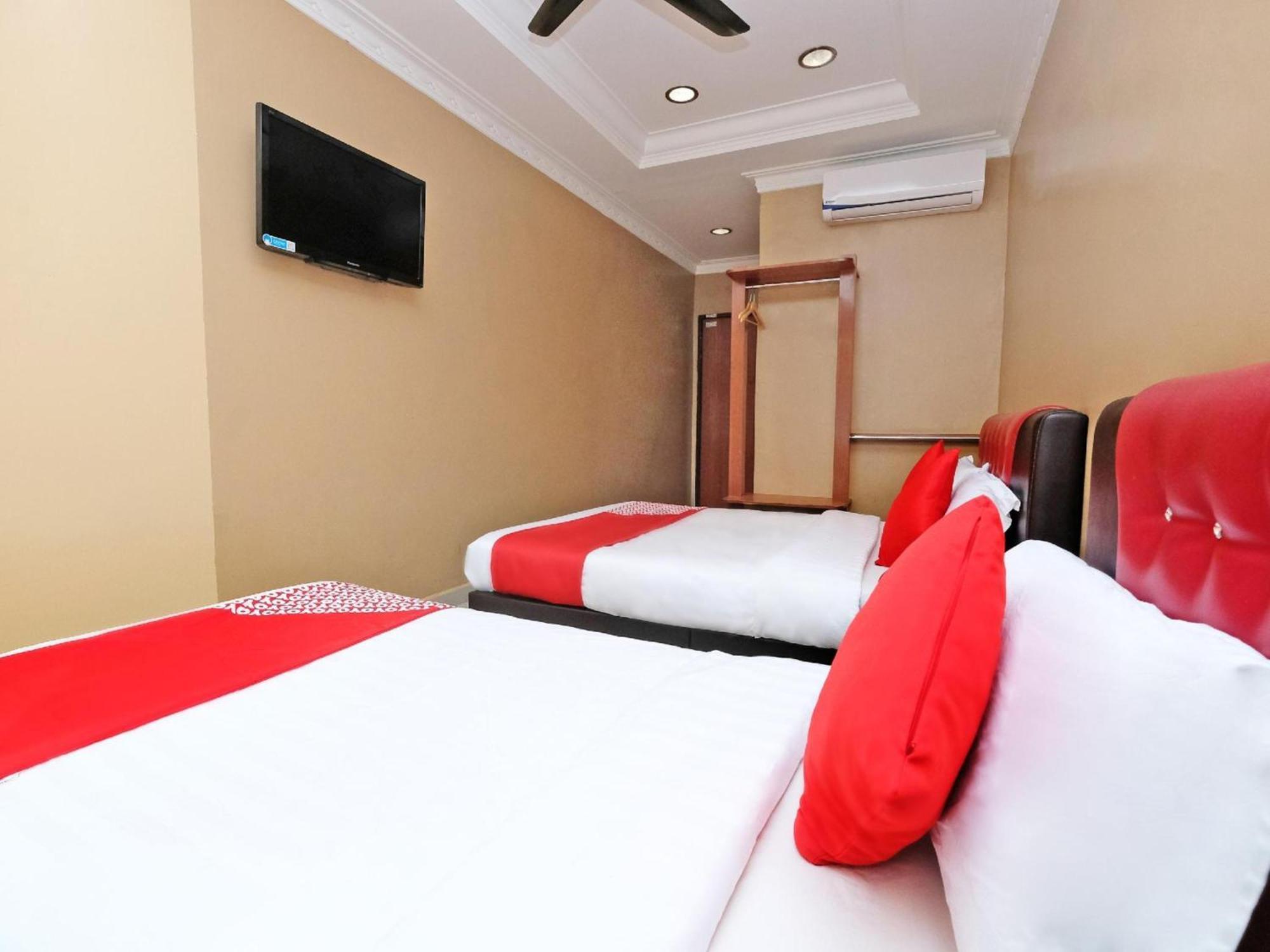 Super Oyo 707 Ayuni Hotel Банги Екстериор снимка