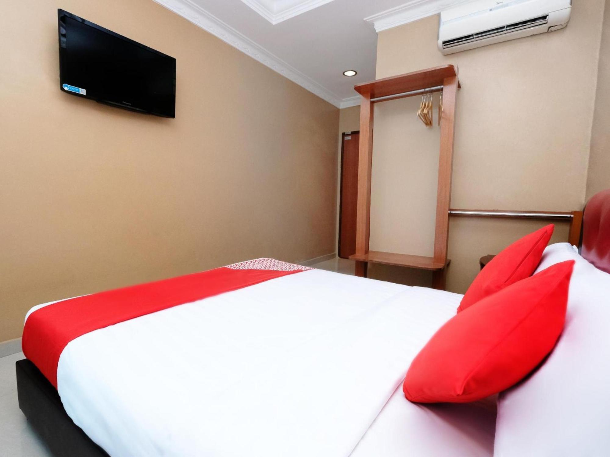 Super Oyo 707 Ayuni Hotel Банги Екстериор снимка
