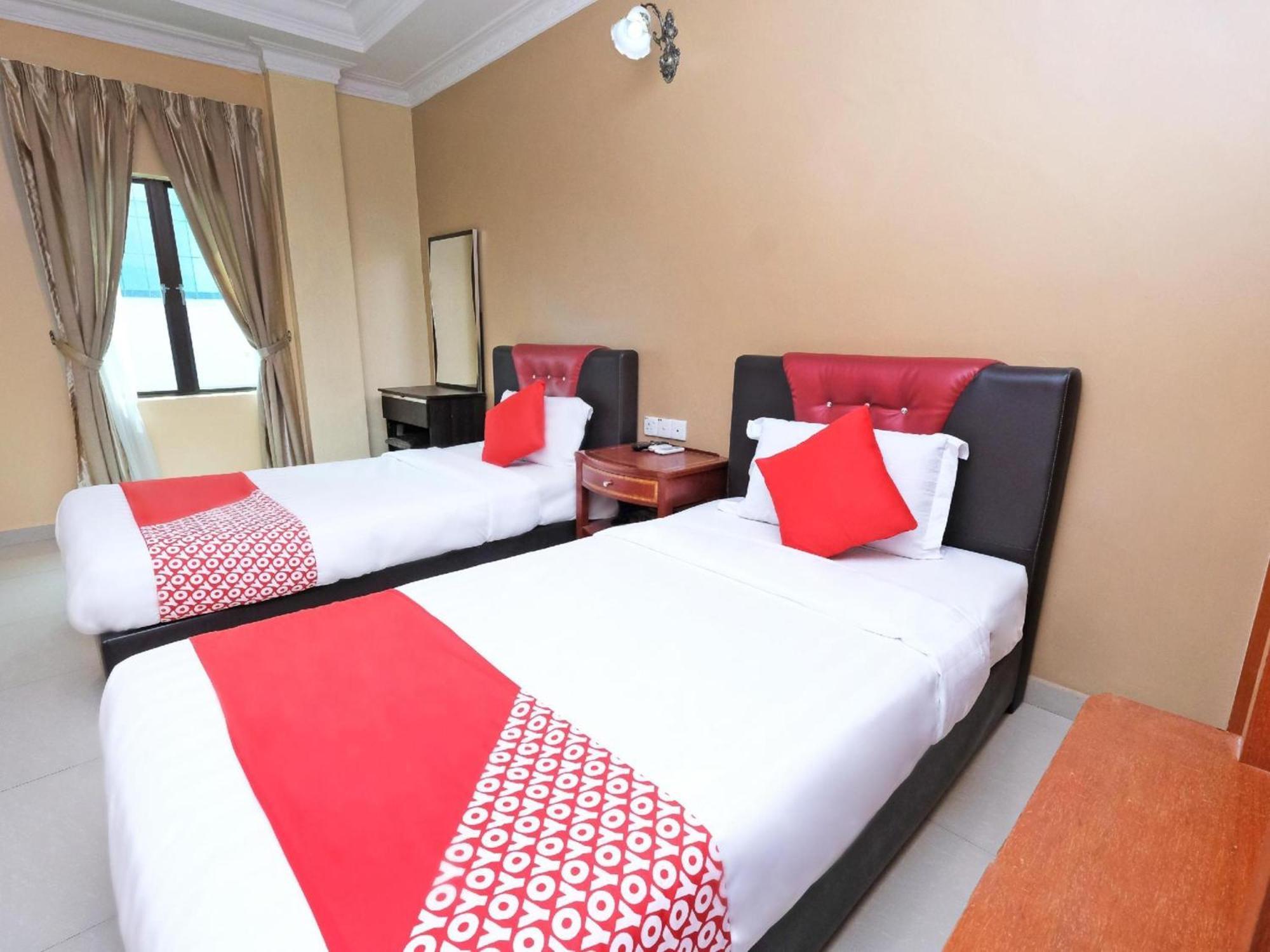 Super Oyo 707 Ayuni Hotel Банги Екстериор снимка