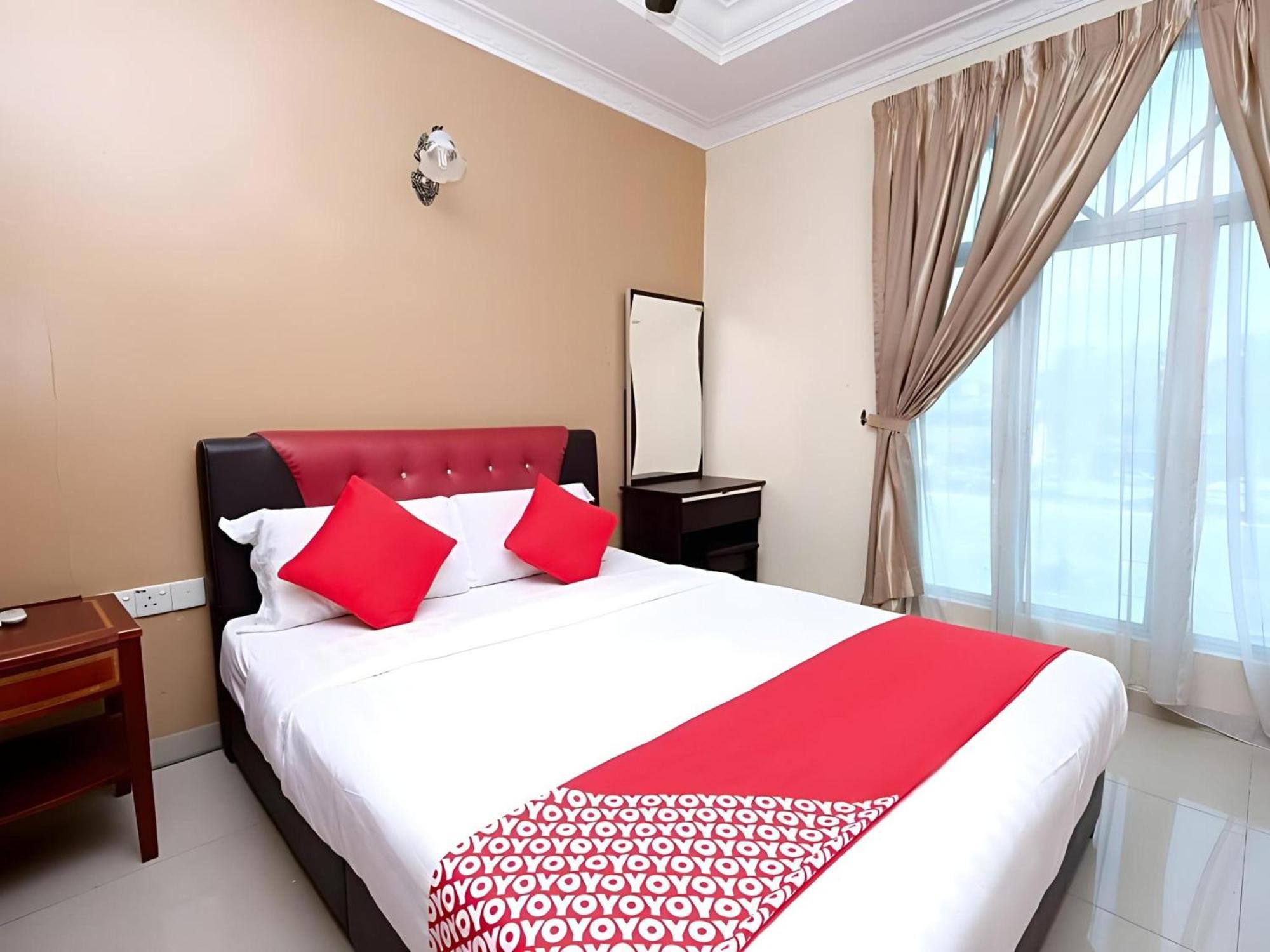 Super Oyo 707 Ayuni Hotel Банги Екстериор снимка